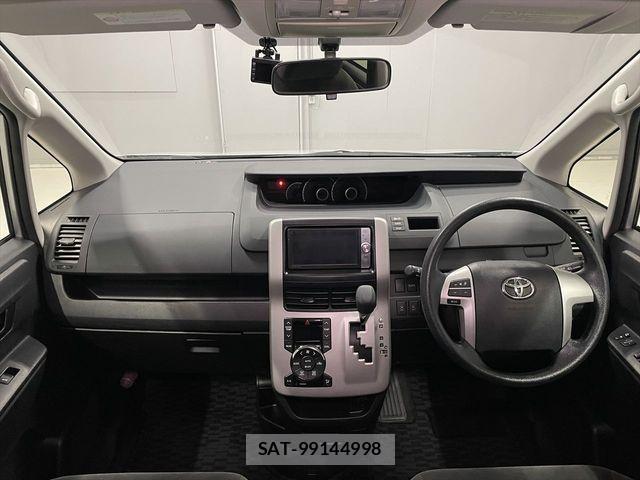Toyota NOAH 2013-03 2083695-18