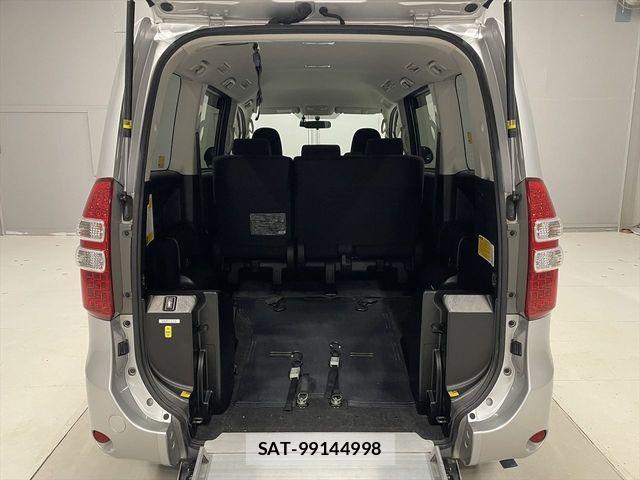 Toyota NOAH 2013-03 2083695-5