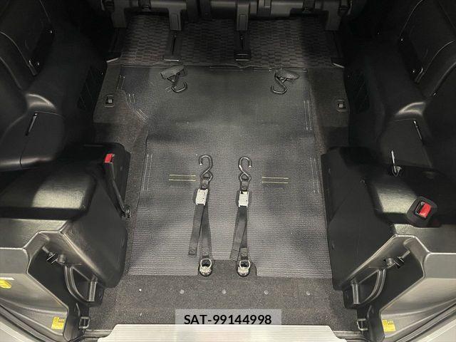 Toyota NOAH 2013-03 2083695-7