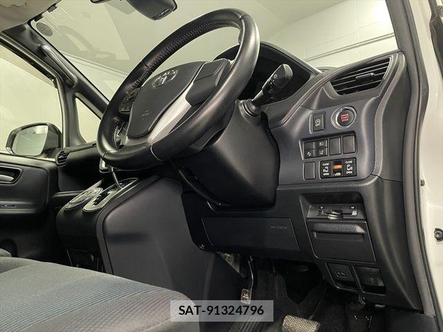 Toyota NOAH 2016-10 2249997-16