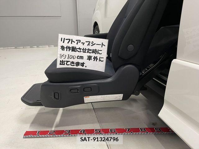 Toyota NOAH 2016-10 2249997-6