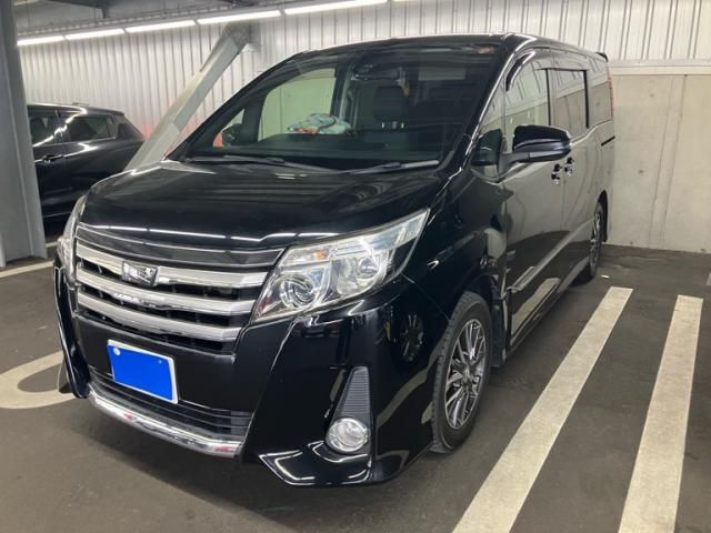 Toyota NOAH 2016-10 3678142-1
