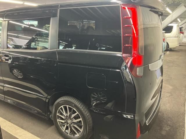 Toyota NOAH 2016-10 3678142-3