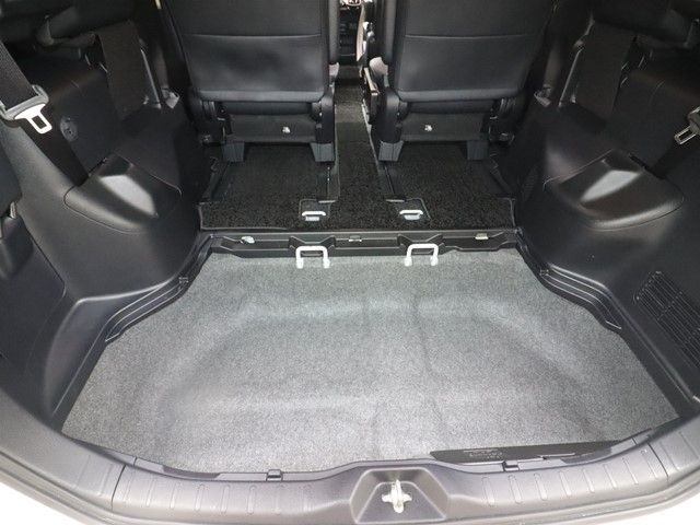 Toyota NOAH 2019-04 3678075-13