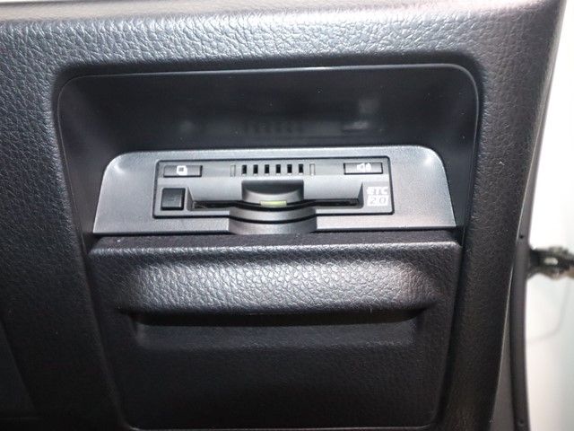 Toyota NOAH 2019-04 3678075-18