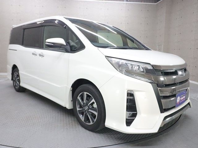 Toyota NOAH 2019-04 3678075-24