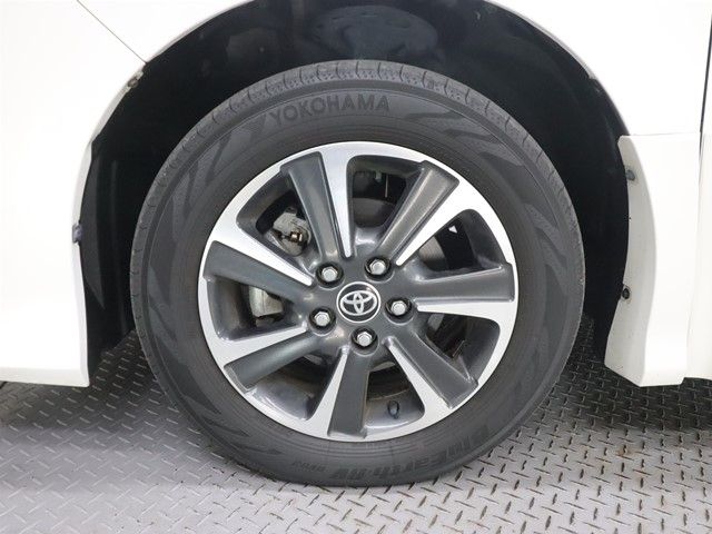 Toyota NOAH 2019-04 3678075-26