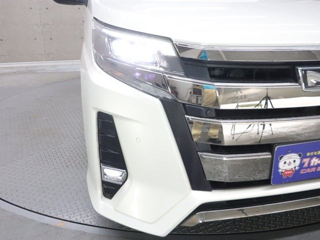 Toyota NOAH 2019-04 3678075-27