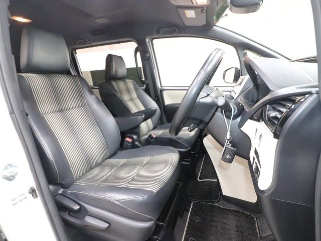 Toyota NOAH 2019-04 3678075-3