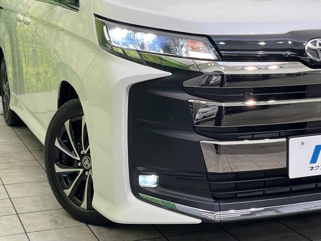 Toyota NOAH 2022-11 3678038-12