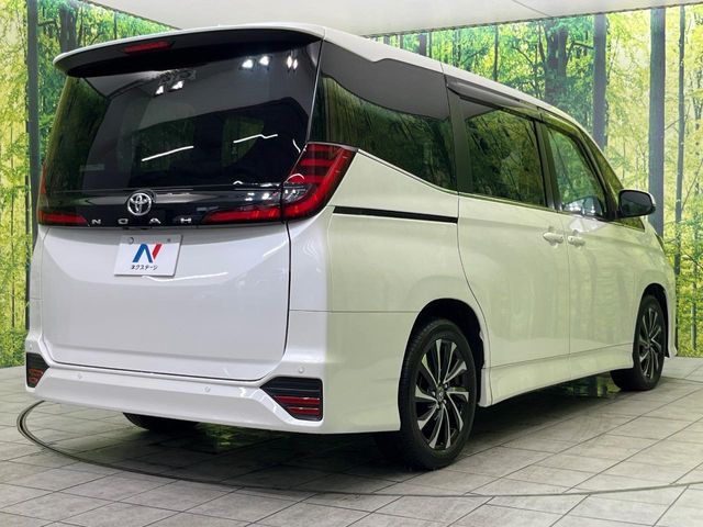 Toyota NOAH 2022-11 3678038-16