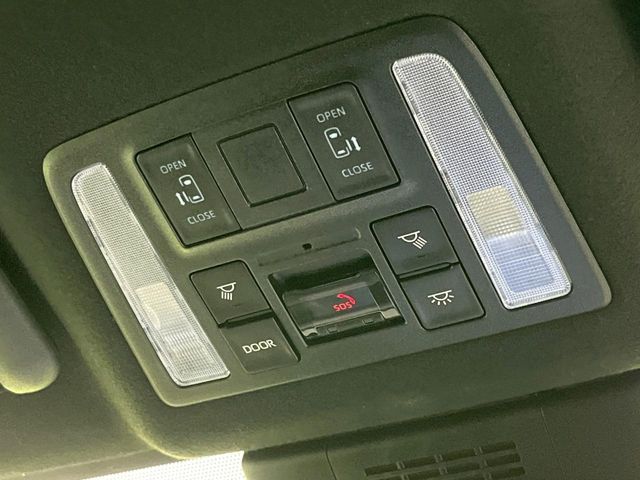 Toyota NOAH 2022-11 3678038-5