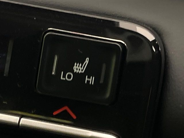 Toyota NOAH 2022-11 3678038-6