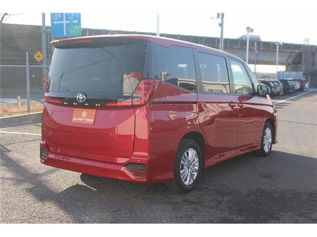 Toyota NOAH 2022-09 3678056-9