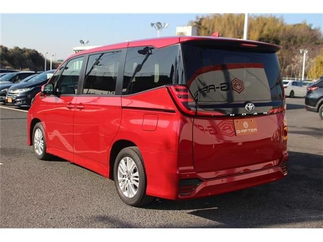 Toyota NOAH 2022-09 3678056-11