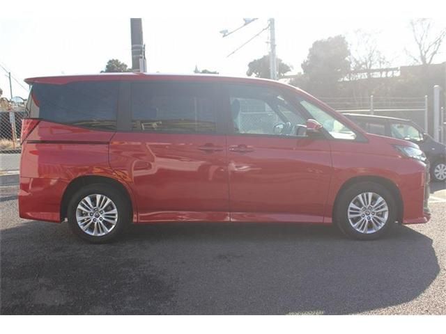 Toyota NOAH 2022-09 3678056-8