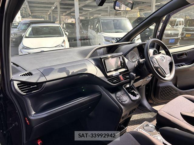 Toyota NOAH 2016-10 4046313-10