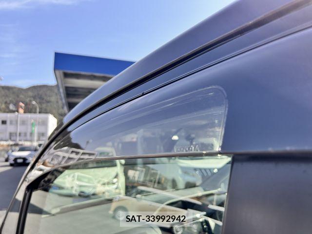 Toyota NOAH 2016-10 4046313-17