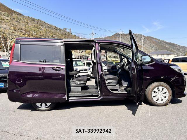 Toyota NOAH 2016-10 4046313-1