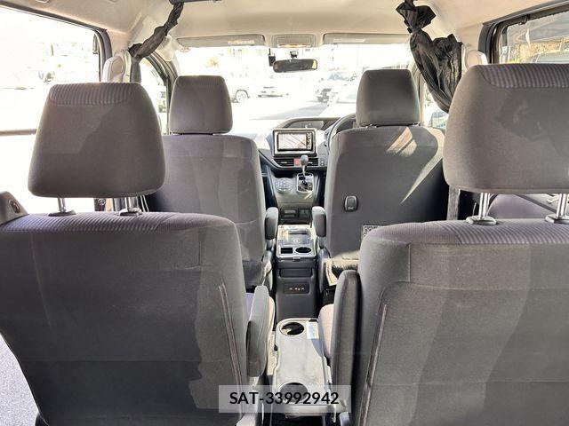 Toyota NOAH 2016-10 4046313-19
