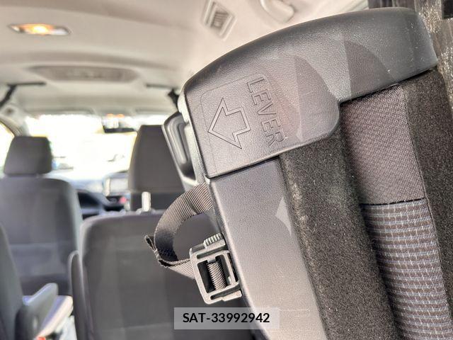 Toyota NOAH 2016-10 4046313-20