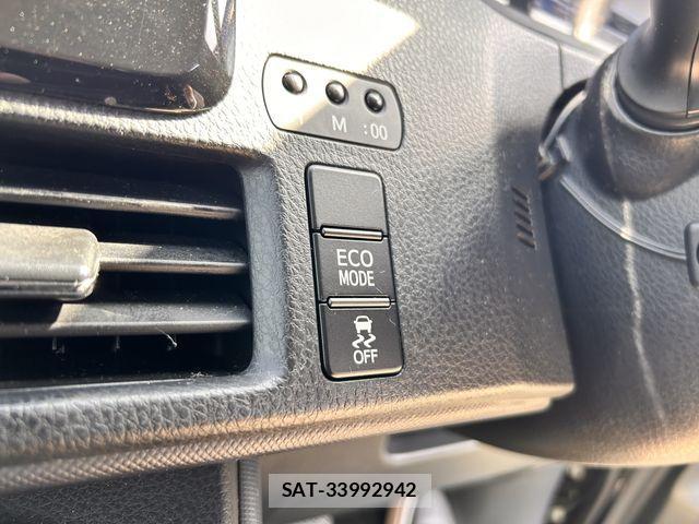 Toyota NOAH 2016-10 4046313-22