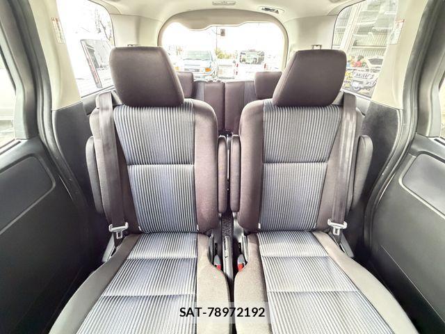 Toyota NOAH 2015-07 4046321-6