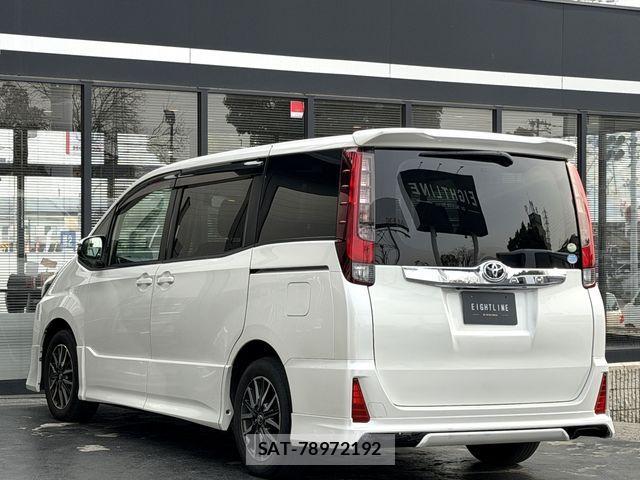 Toyota NOAH 2015-07 4046321-1