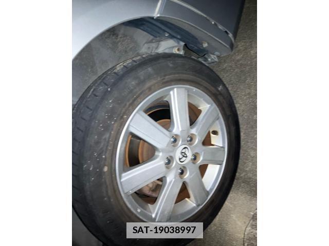 Toyota NOAH 2010-04 4422665-3