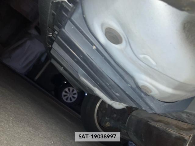 Toyota NOAH 2010-04 4422665-5
