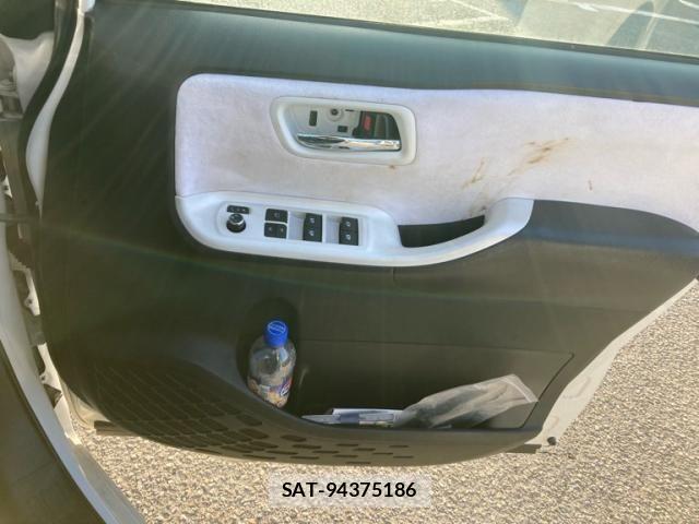 Toyota NOAH 2015-09 4598015-10