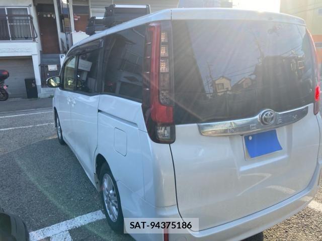 Toyota NOAH 2015-09 4598015-3
