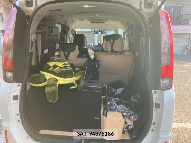 Toyota NOAH 2015-09 4598015-8