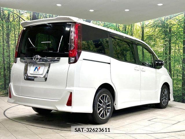 Toyota NOAH 2014-03 4597995-17