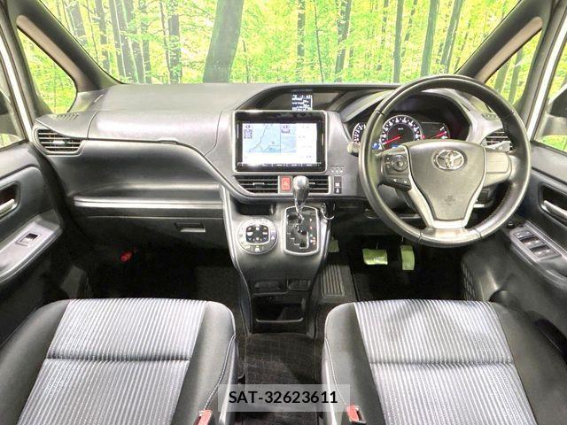 Toyota NOAH 2014-03 4597995-1