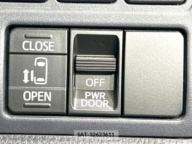 Toyota NOAH 2014-03 4597995-6