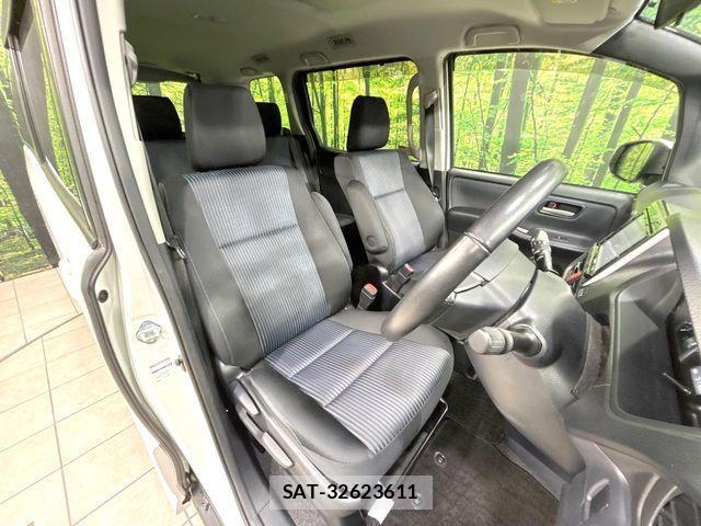 Toyota NOAH 2014-03 4597995-7