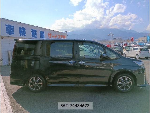 Toyota NOAH 2021-01 4756175-11