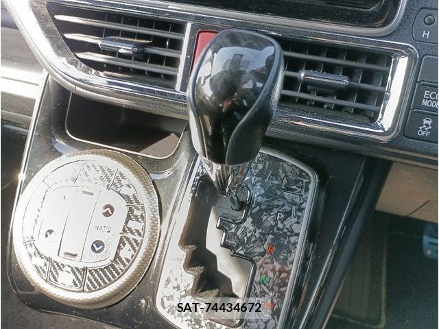 Toyota NOAH 2021-01 4756175-15