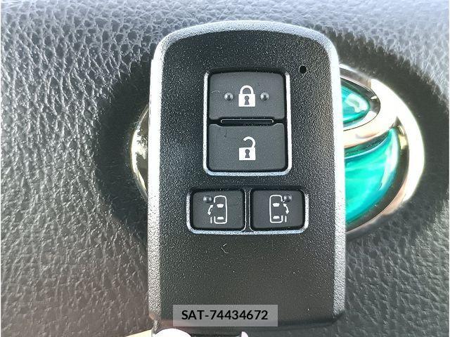 Toyota NOAH 2021-01 4756175-17