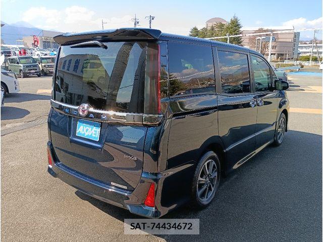 Toyota NOAH 2021-01 4756175-1