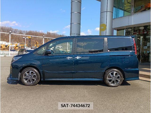 Toyota NOAH 2021-01 4756175-3
