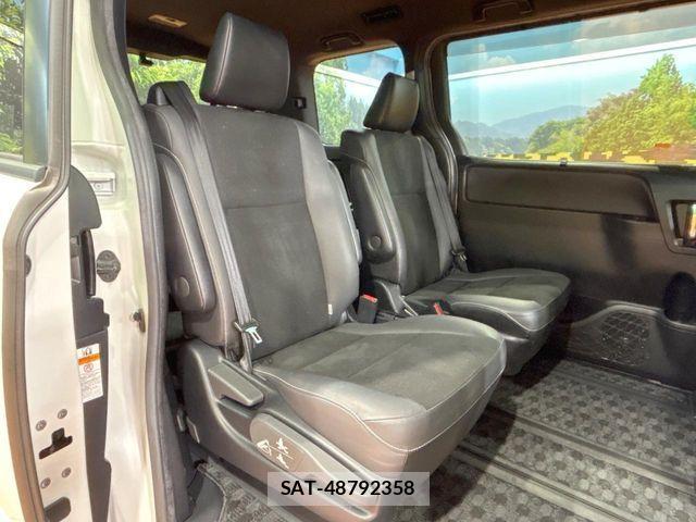 Toyota NOAH 2019-10 4756172-8
