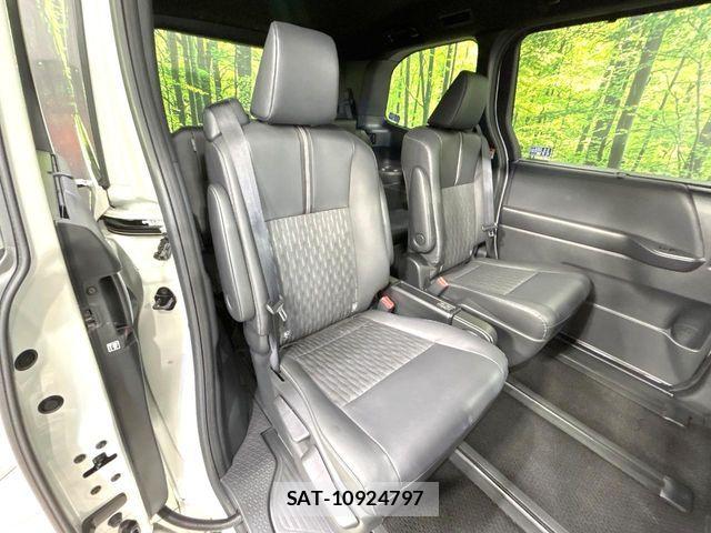 Toyota NOAH 2025-04 4973137-8