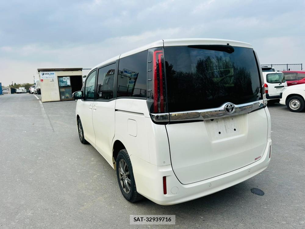 Toyota NOAH 2020 4668271-2