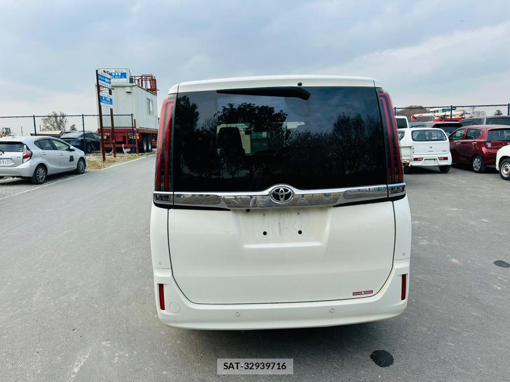 Toyota NOAH 2020 4668271-3