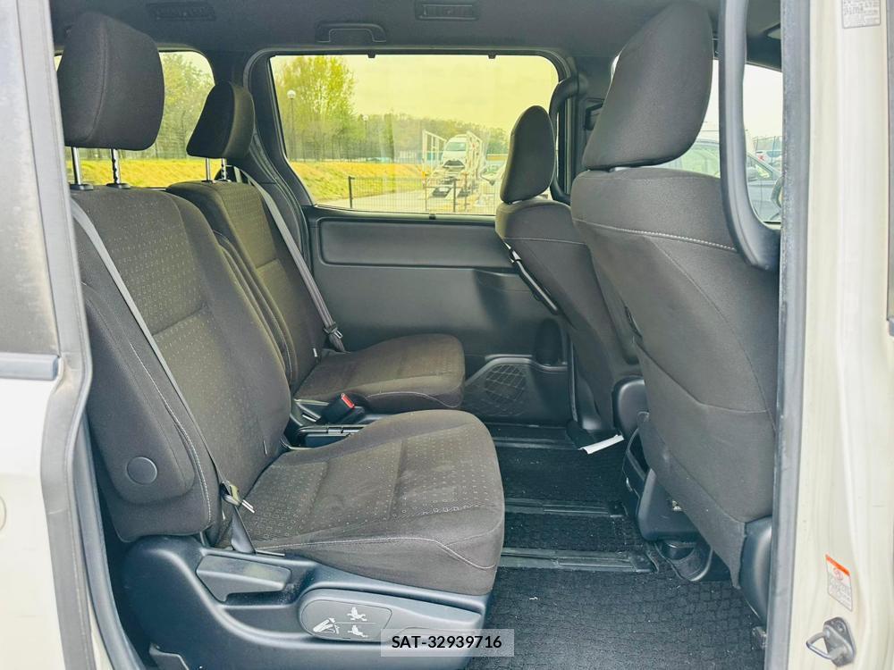 Toyota NOAH 2020 4668271-8
