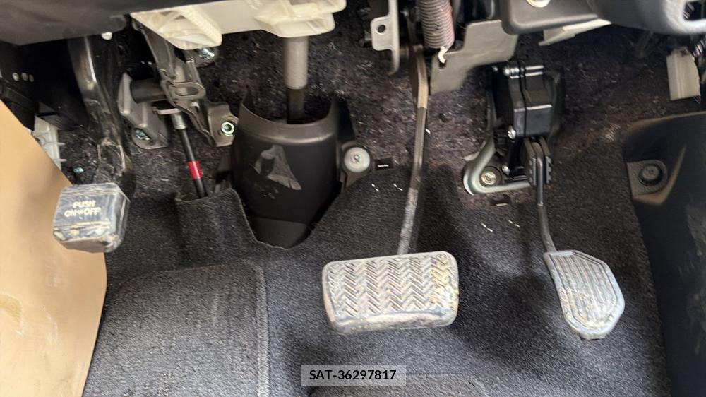 Toyota NOAH 2015 4209826-18