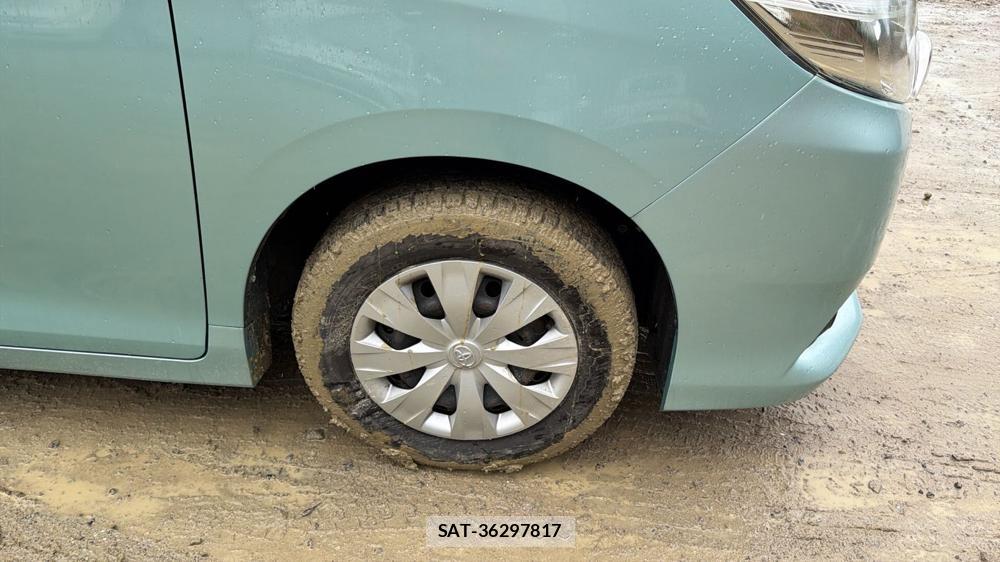 Toyota NOAH 2015 4209826-24