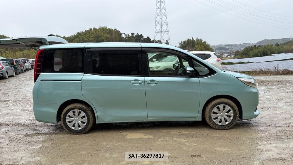Toyota NOAH 2015 4209826-5